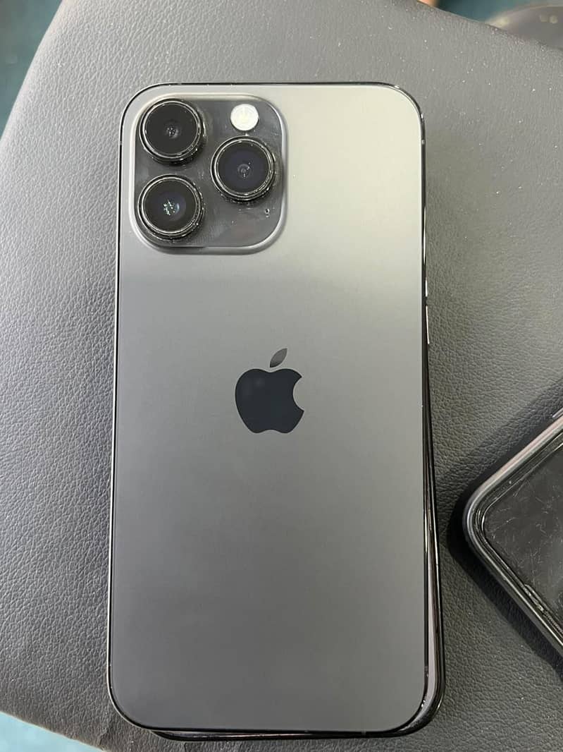 Apple iPhone 14 Pro Max 0