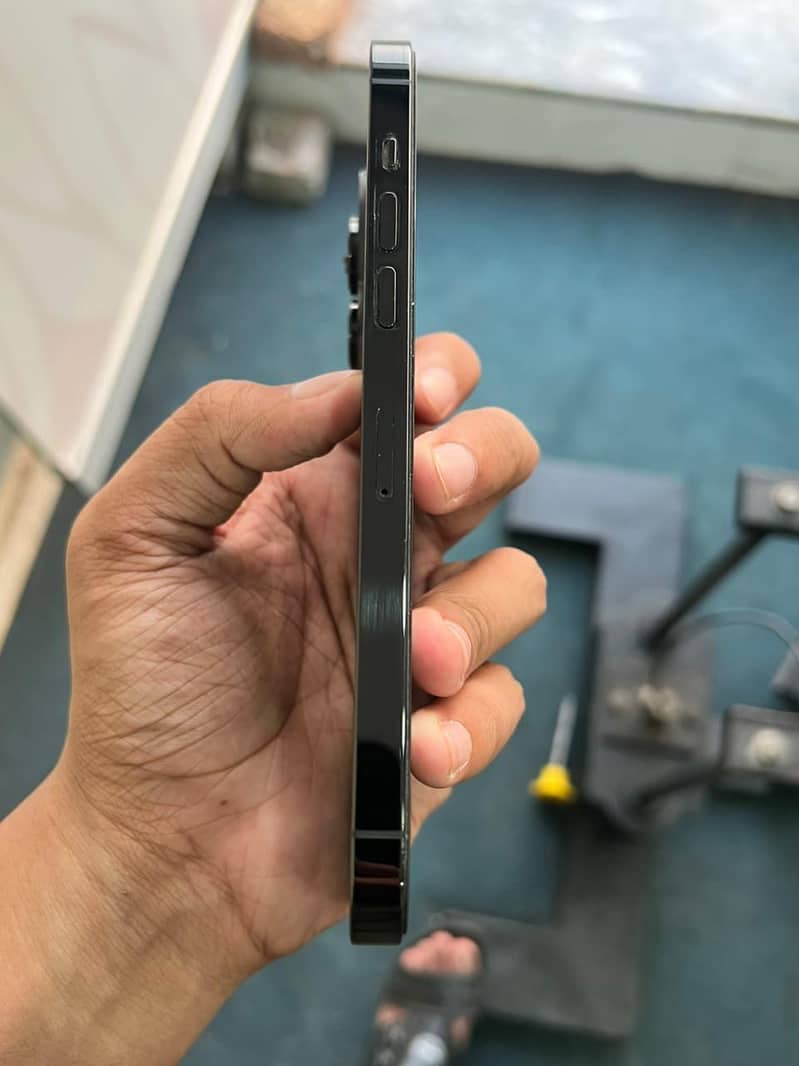 Apple iPhone 14 Pro Max 3