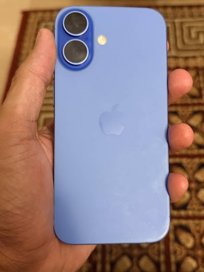 Apple iPhone 16 5