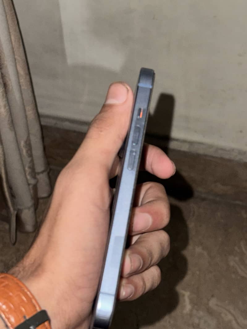Apple iPhone 14 4