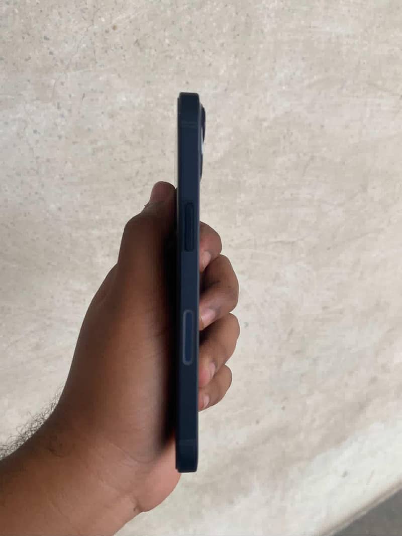 Apple iPhone 13 3