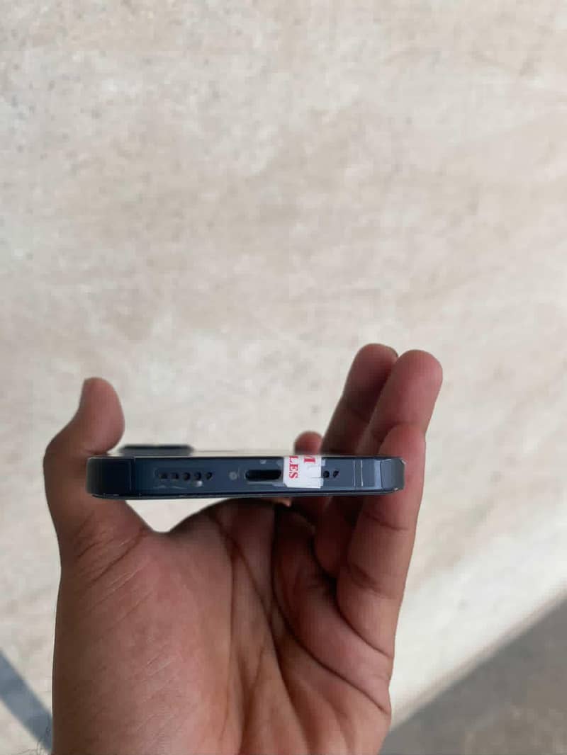 Apple iPhone 13 4
