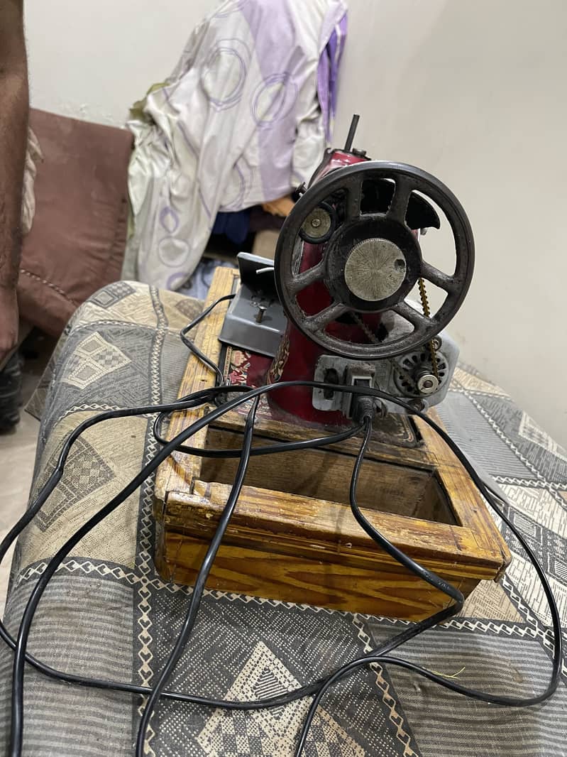 Sundar sweing machine 4
