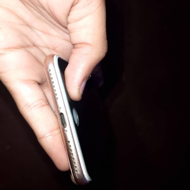 Apple iPhone 8 Plus 1