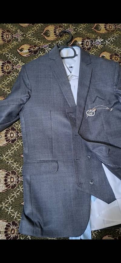 Bridal lehanga or 2 pent coat urgent sale new conditon hud stich karva