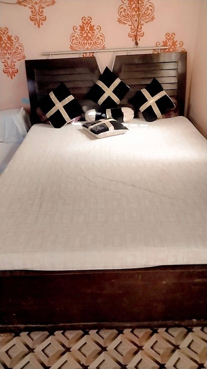 double bed brown color 5