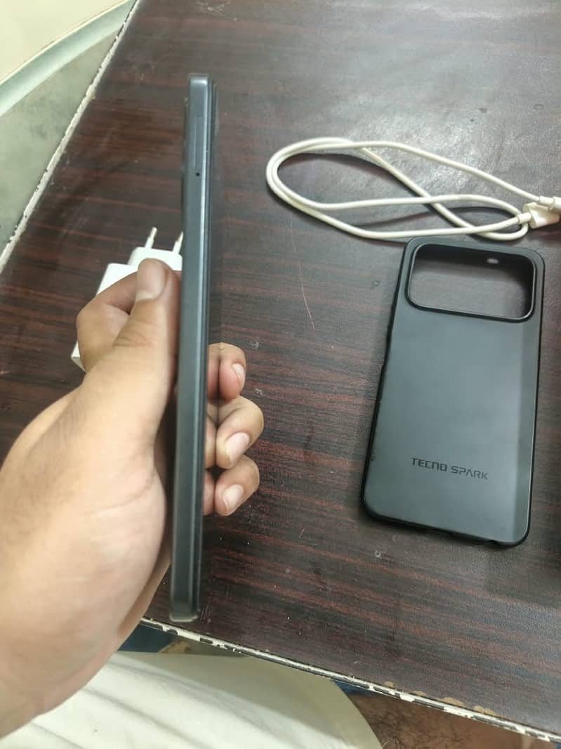 Tecno Spark 40 3