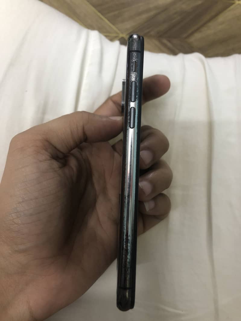 Apple iPhone X 11