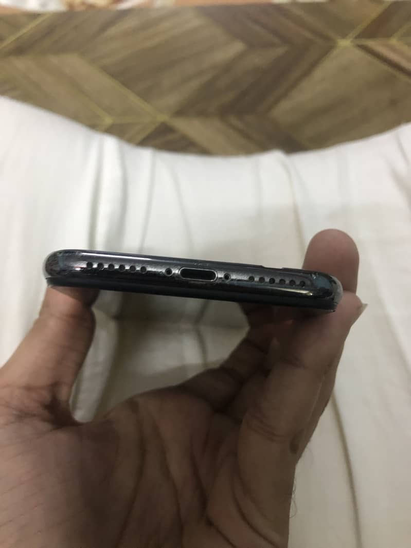 Apple iPhone X 12