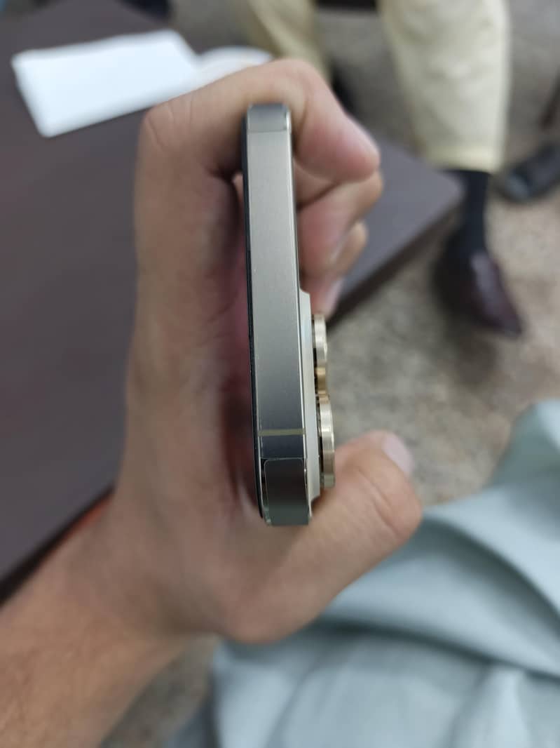 Apple iPhone 14 Pro Max 2