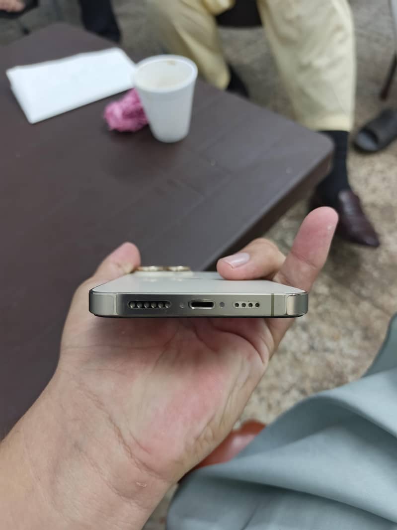 Apple iPhone 14 Pro Max 3