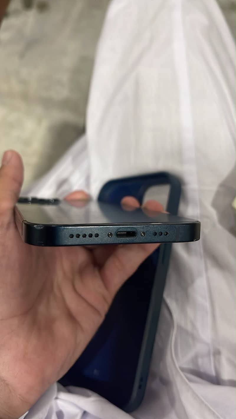 Apple iPhone 13 1