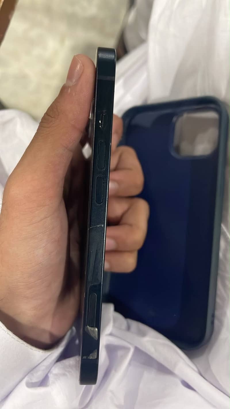 Apple iPhone 13 3