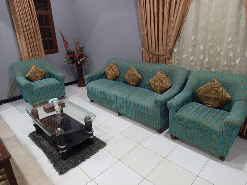 sofa & fanoos 1
