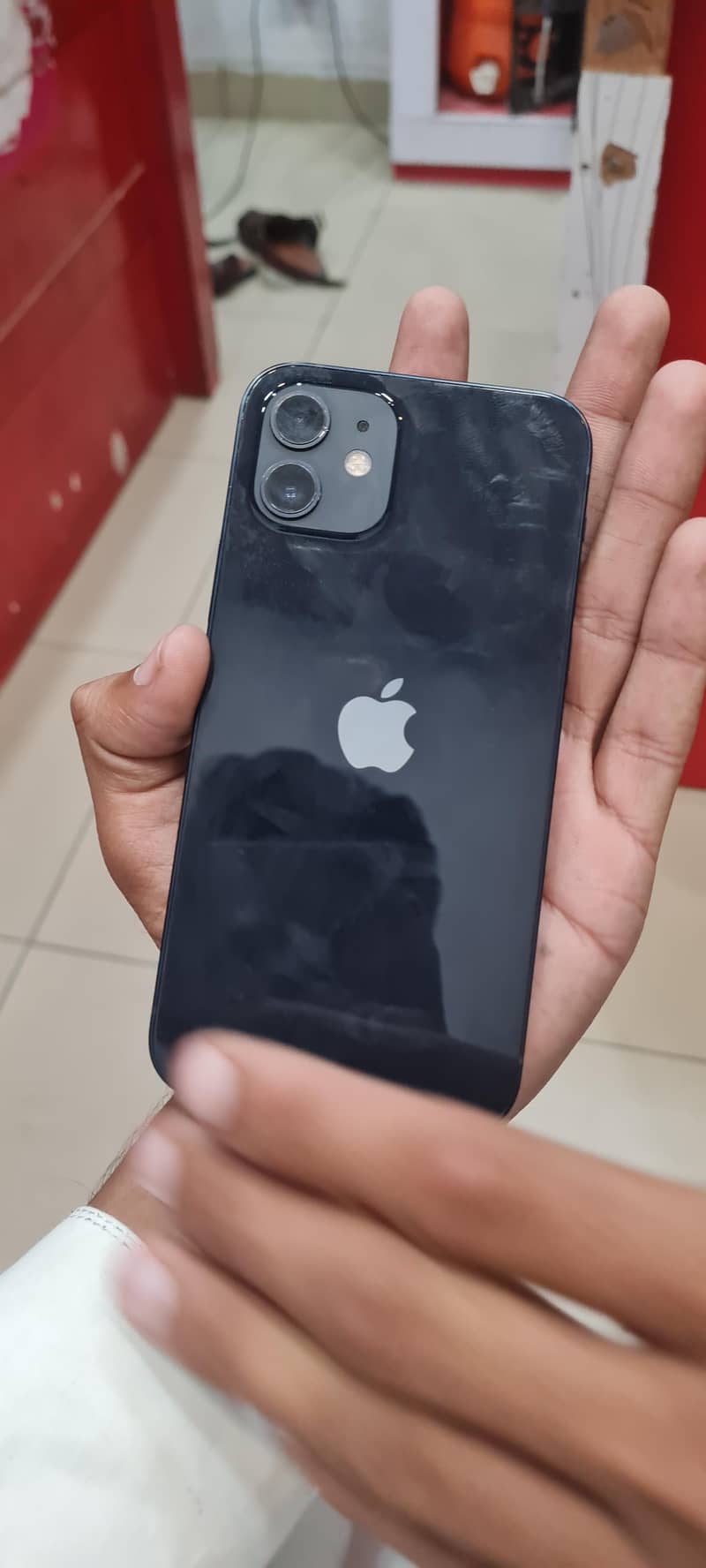 Apple iPhone 12 4