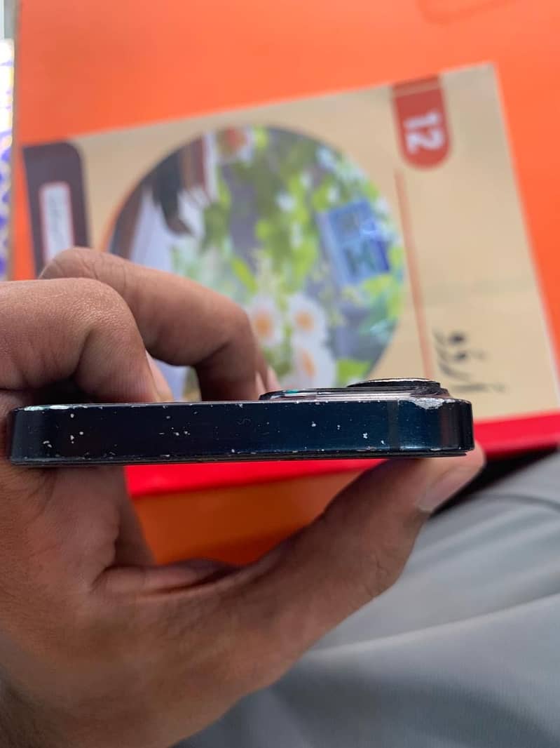 Apple iPhone 14 3