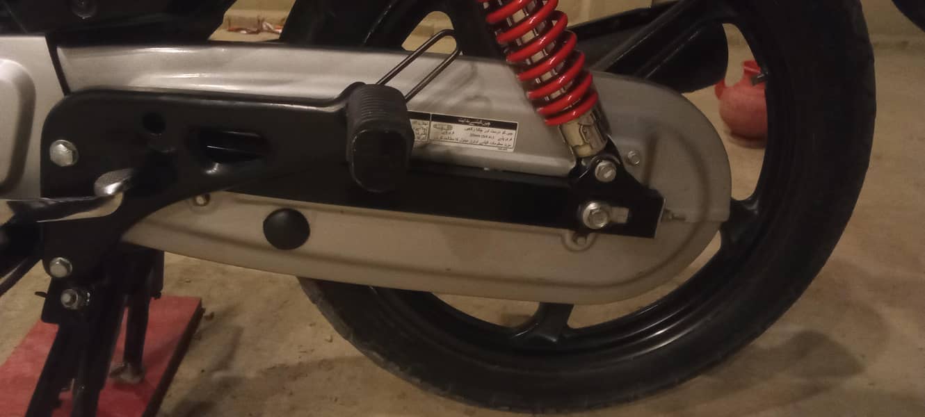 Honda Cb125f 4