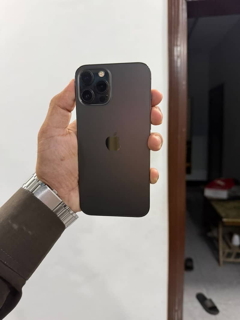 Apple iPhone 12 Pro Max 1