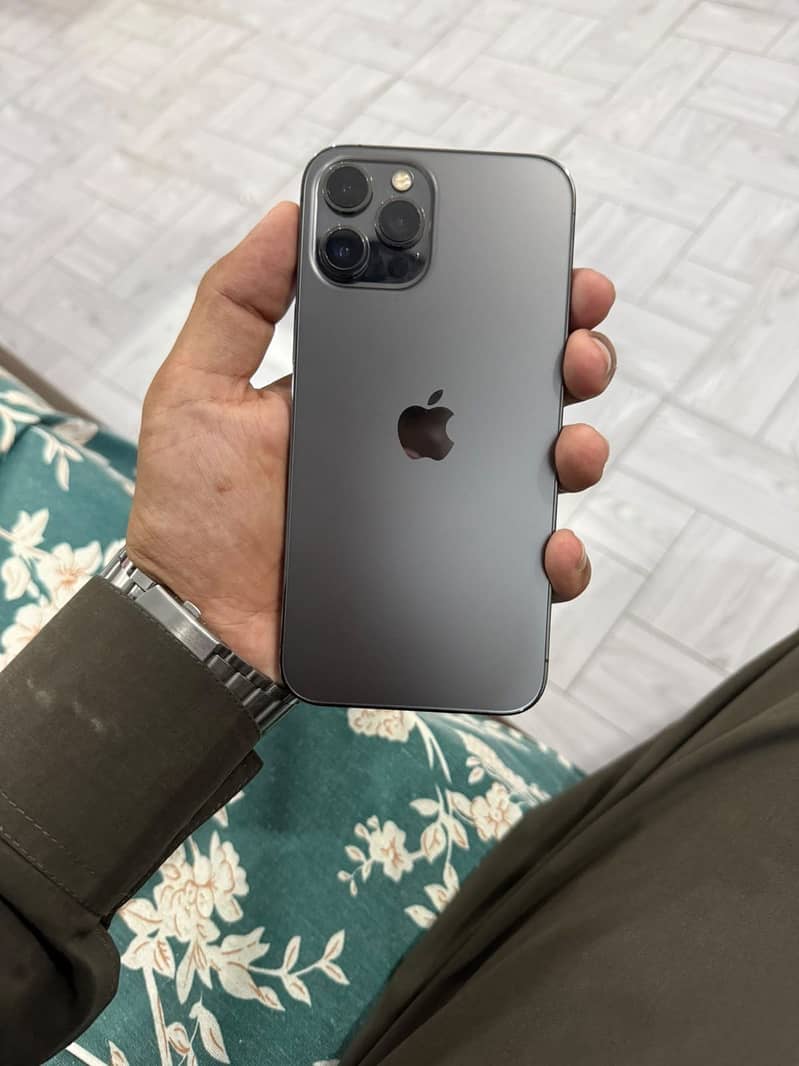 Apple iPhone 12 Pro Max 3