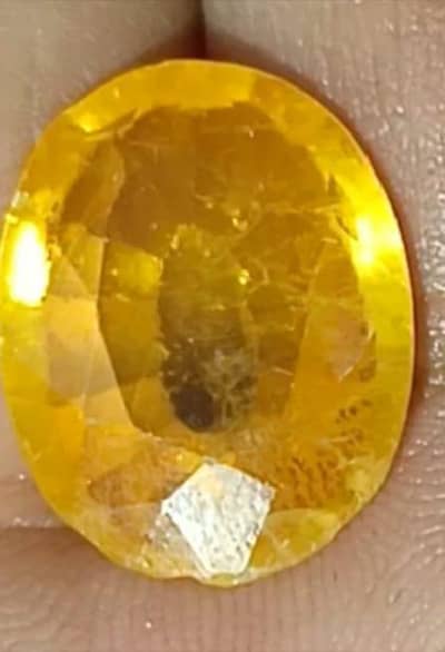 Pukhraj topaz