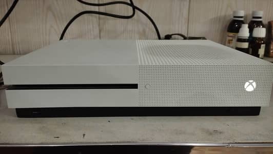 1TB Xbox One S with original controller