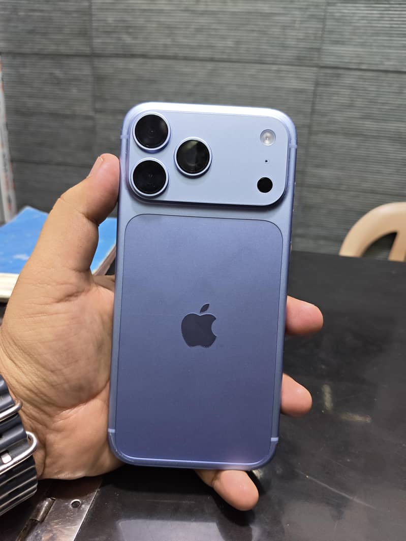 Apple iPhone 18 Pro Max 1