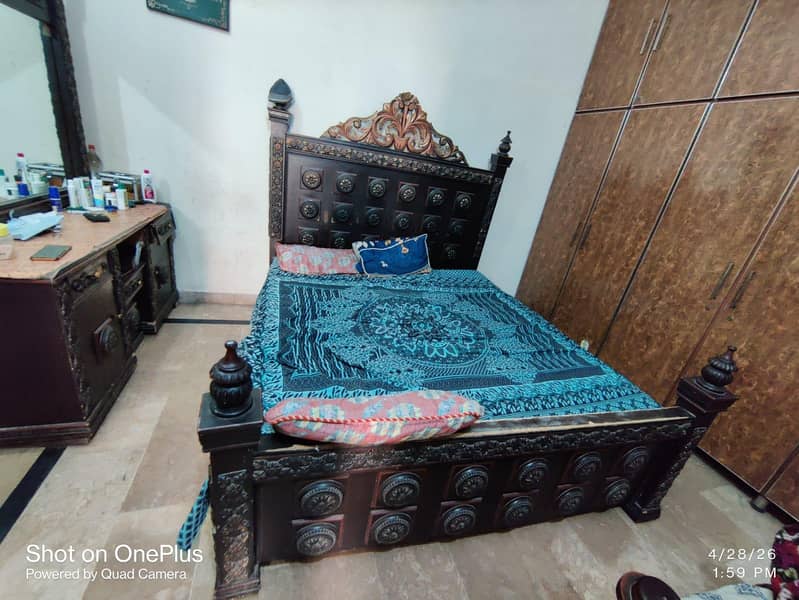 bed and dressing 1