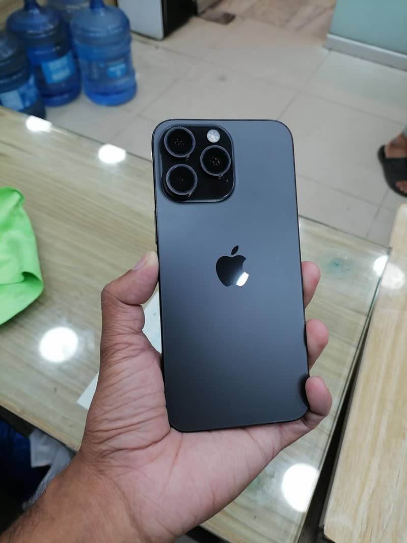 iPhone 15 Pro Max 1