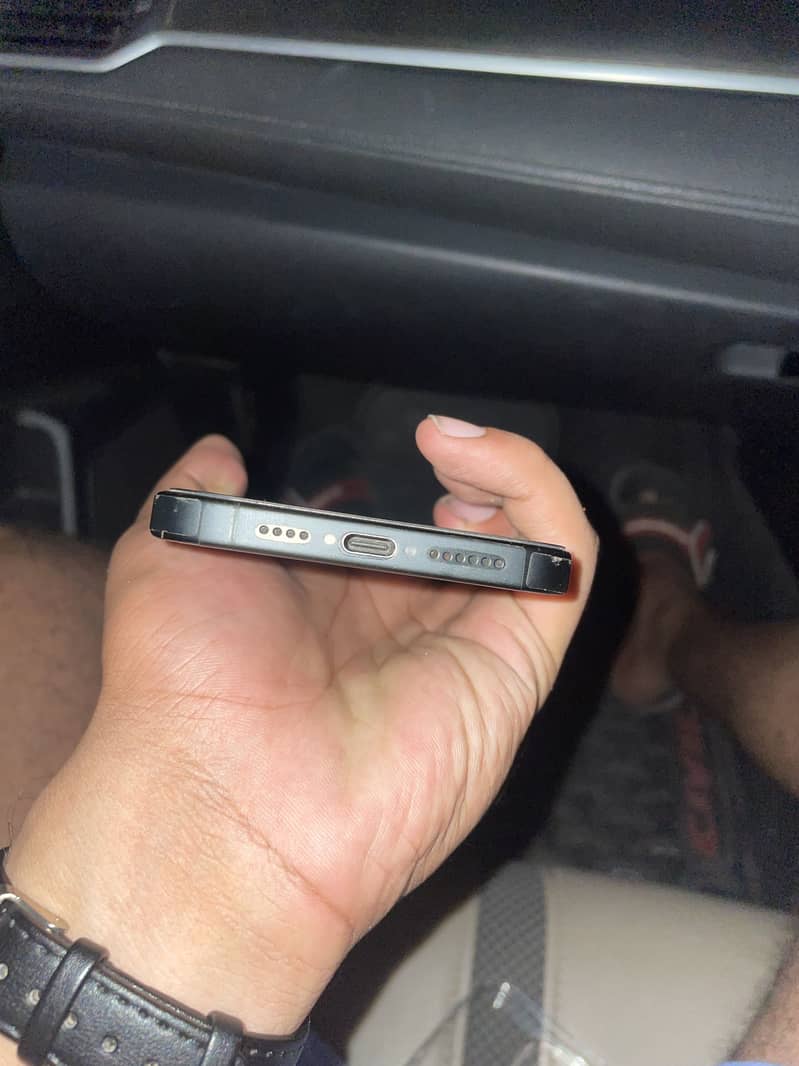 Apple iPhone 15 Pro Max 5