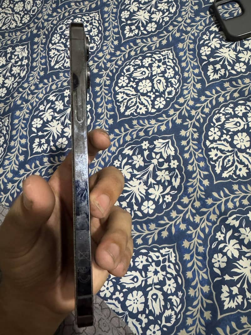 Apple iPhone 12 Pro Max 4