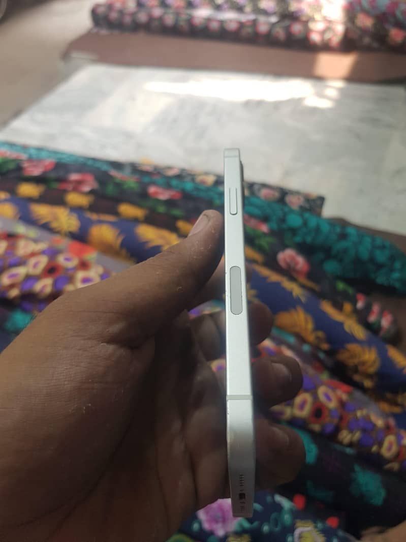 Apple iPhone 12 2