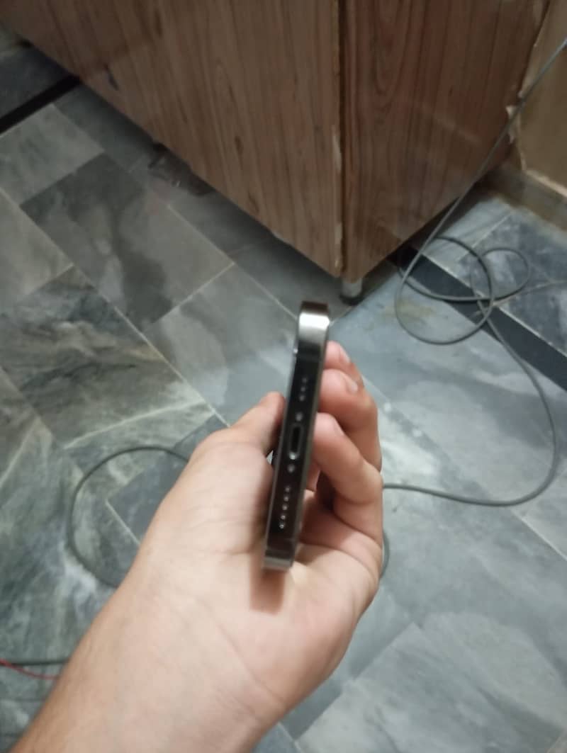 Apple iPhone 12 Pro 2