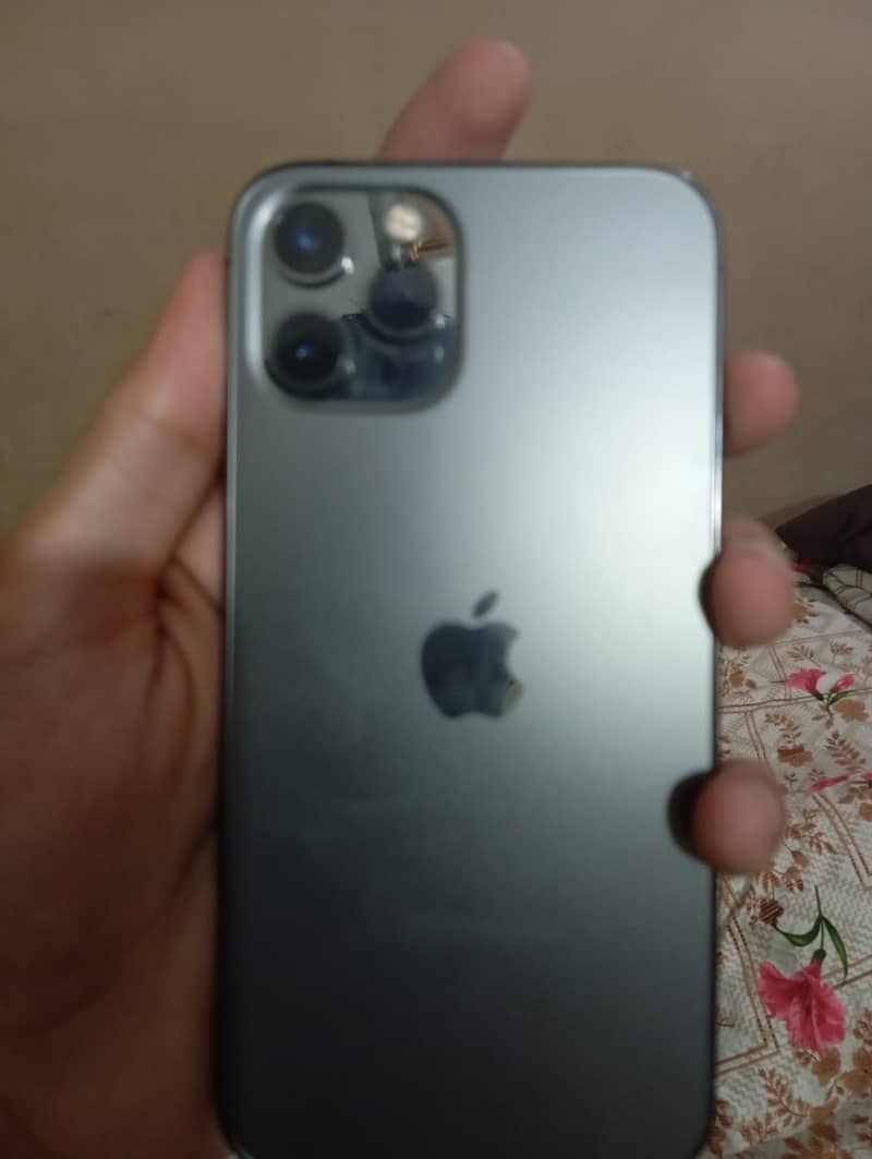Apple iPhone 12 Pro 4