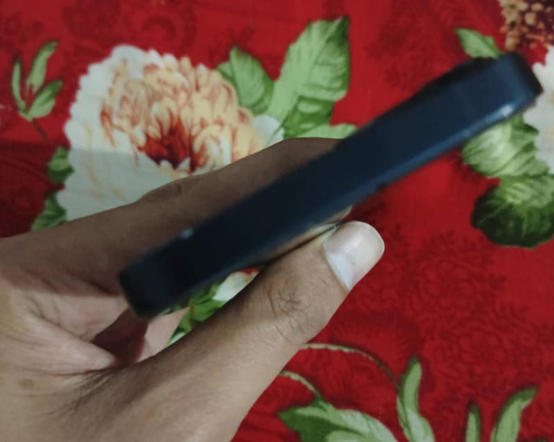 Apple iPhone 13 3