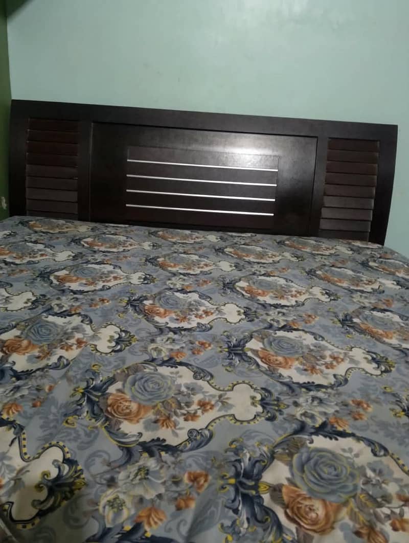 king size bed 0