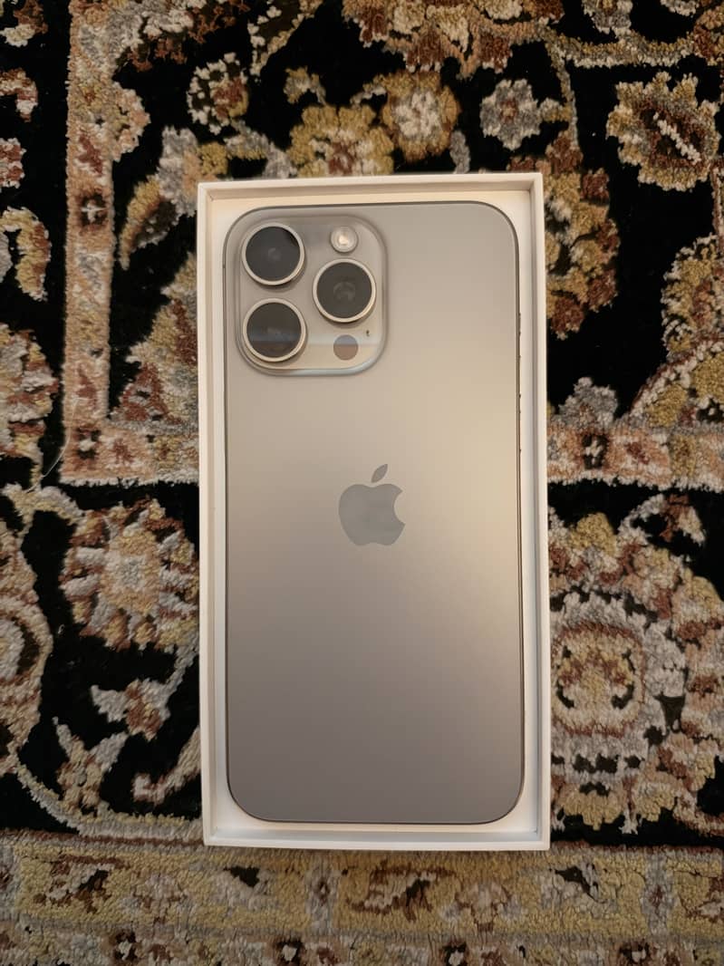Apple iPhone 15 Pro Max 0