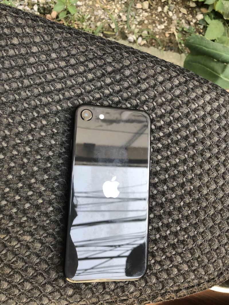 Apple iPhone SE 0