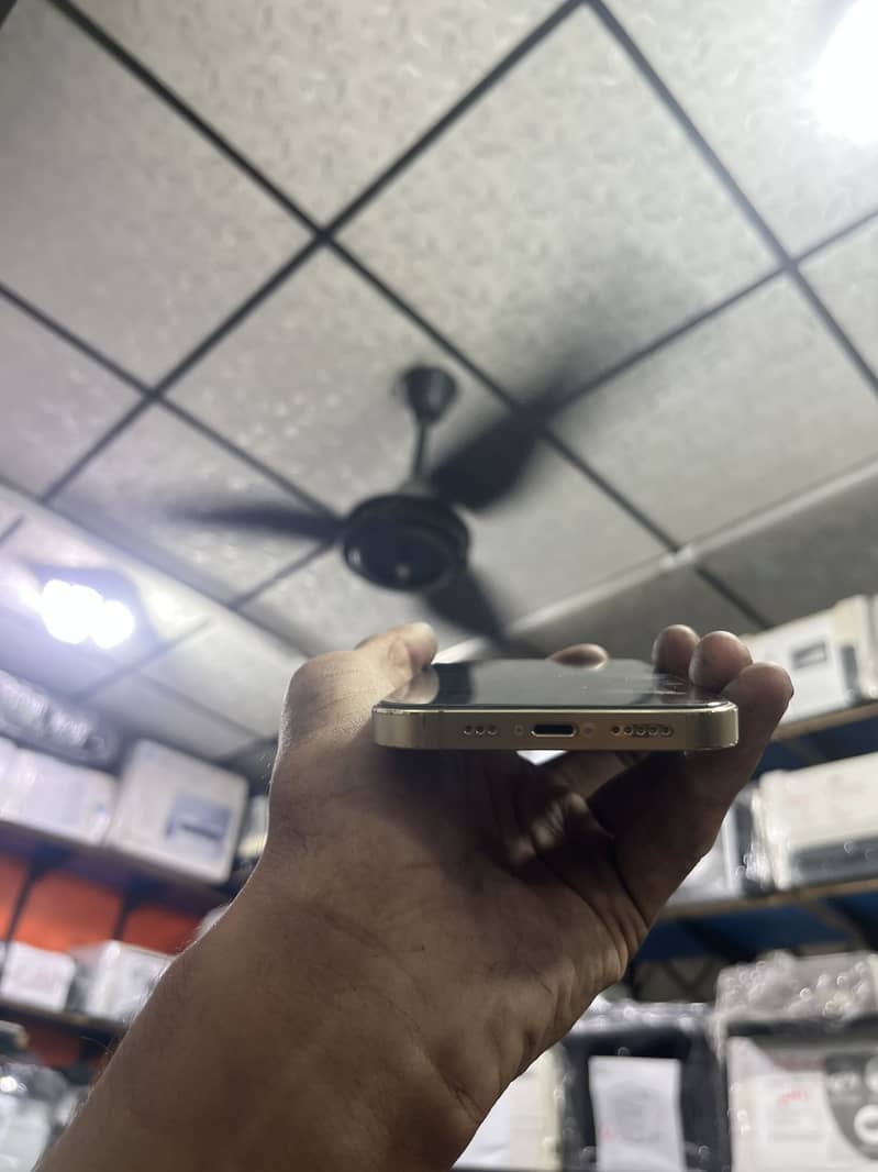 Apple iPhone 13 Pro 1