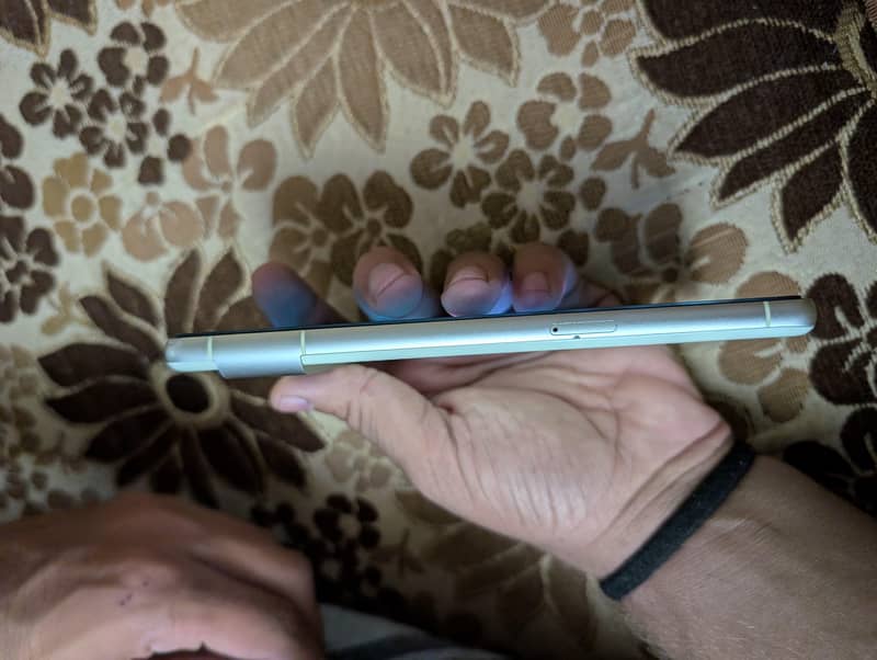 Google Pixel 7 4
