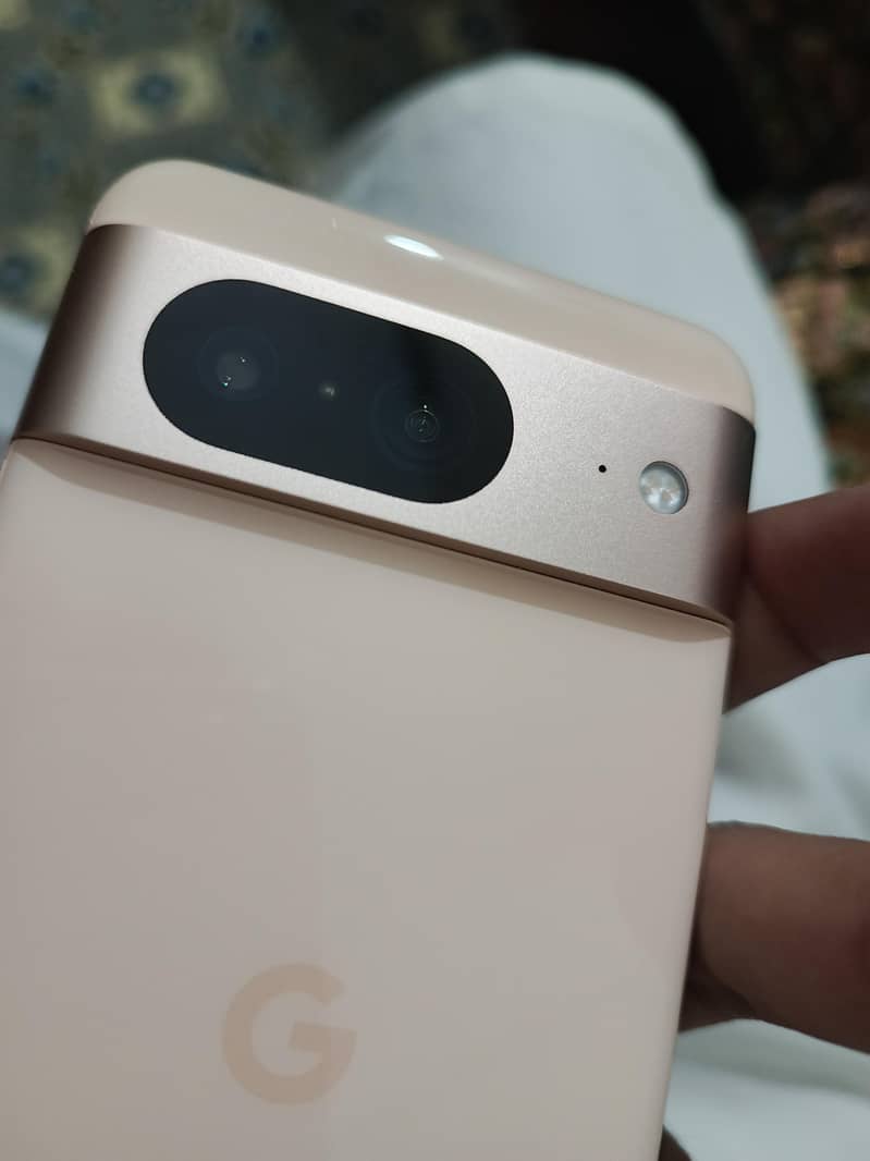 Google Pixel 8 4