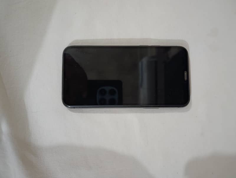 Apple iPhone 11 Pro 4