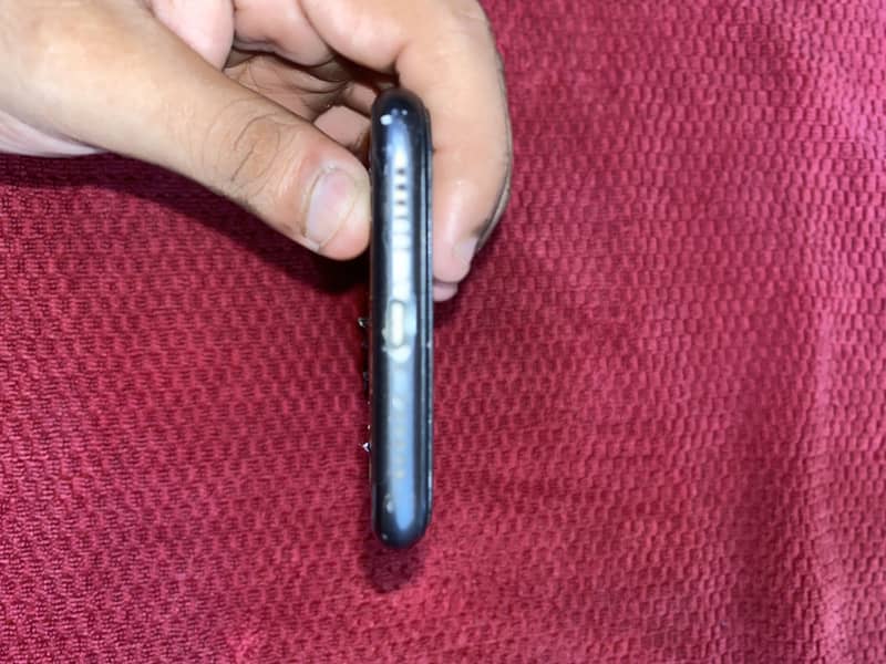 Apple iPhone 11 3