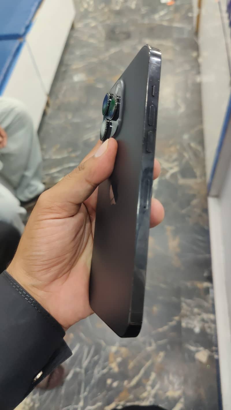 Apple iPhone 14 Pro Max 2