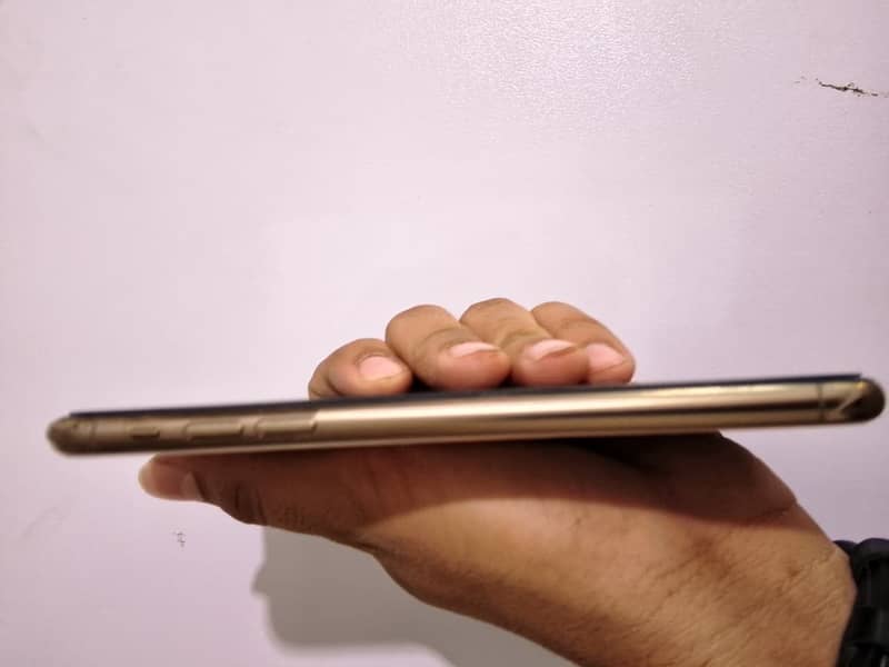 Apple iPhone 11 Pro Max 1