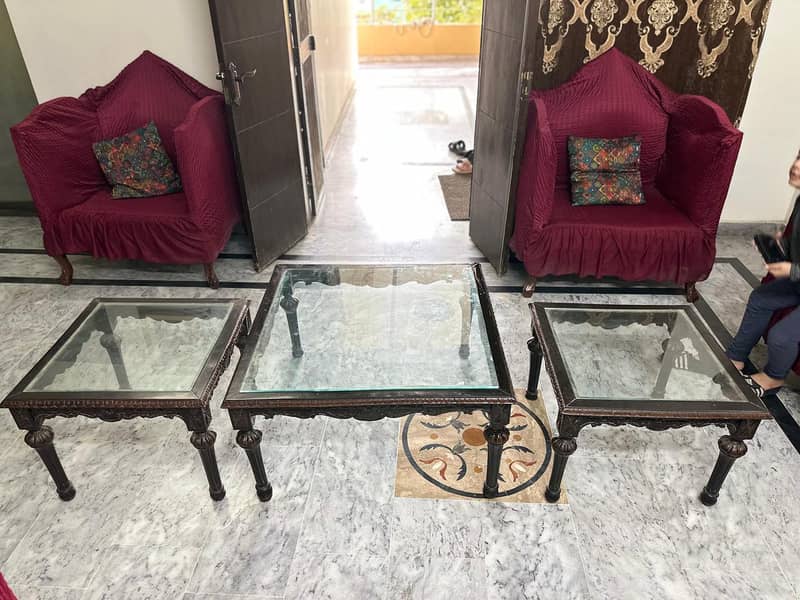 center table. 0