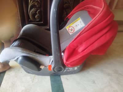 car seat / carry cot
