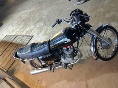 bike 125 urgent sale 03267433834