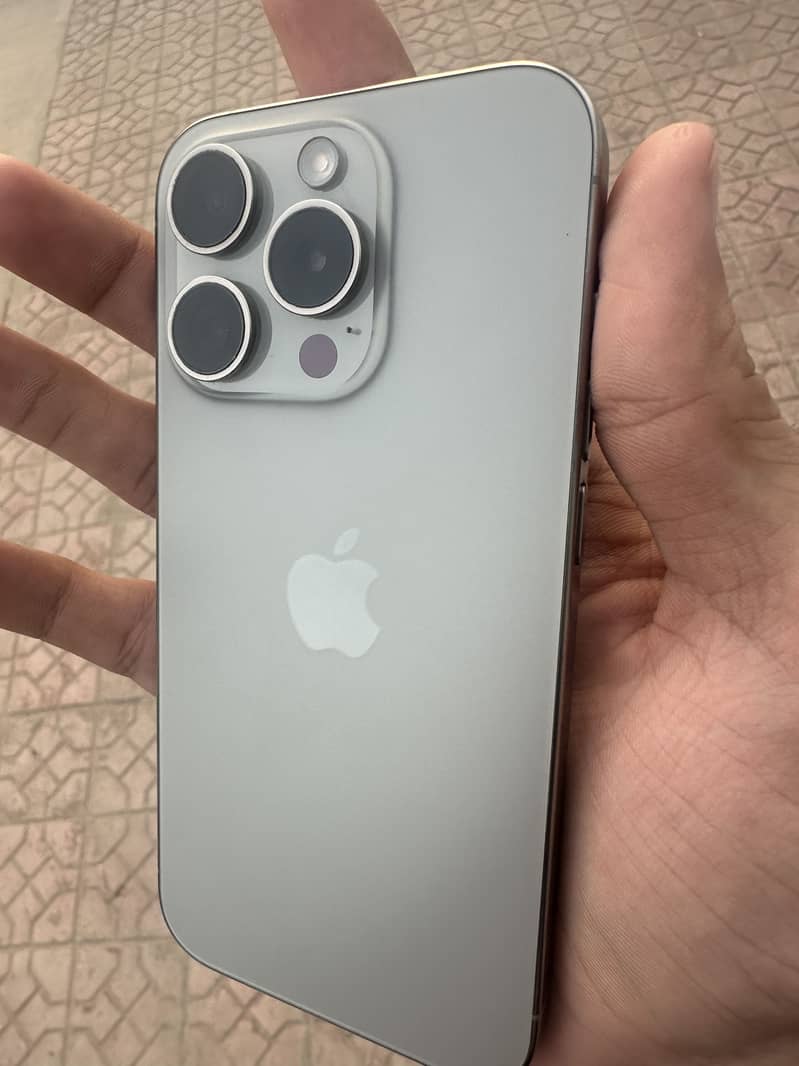 Apple iPhone 15 Pro 2