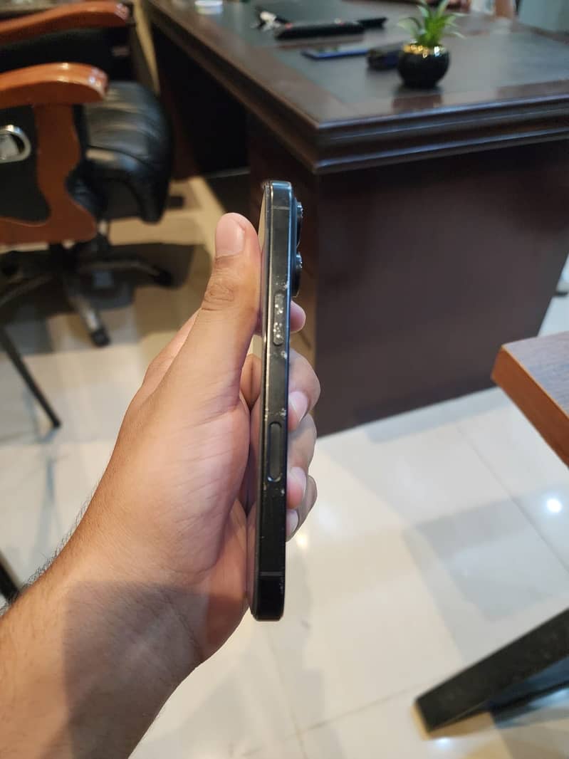 Apple iPhone 16 Pro 256 1