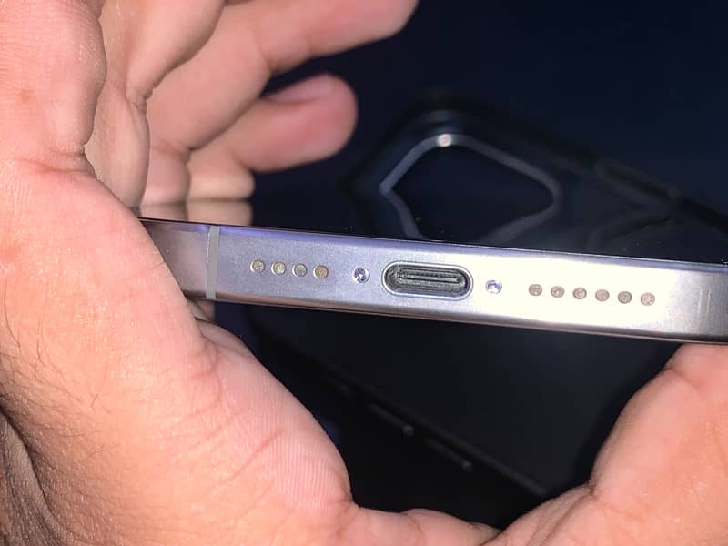 Apple iPhone 15 Pro Max 2
